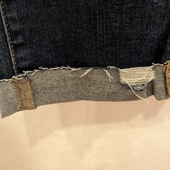 NWT Time and Tru Women's Mid Rise Stretch Denim Capri Jeans, Medium Wash size 4 - Picture 6 of 6